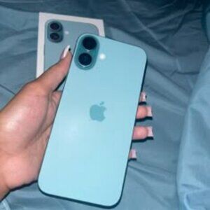 iPhone 16 teal